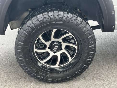 Used 2016 RAM 1500 Classic SLT image 9