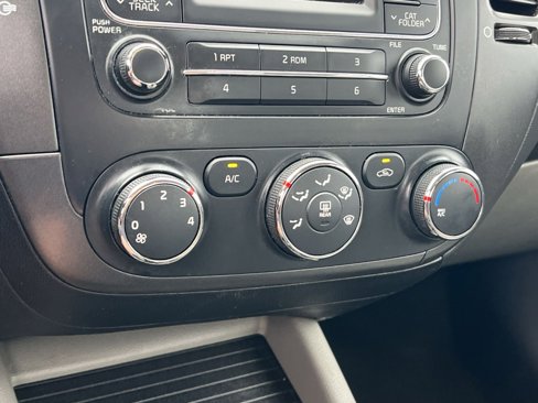 Used 2015 Kia Forte LX image 19