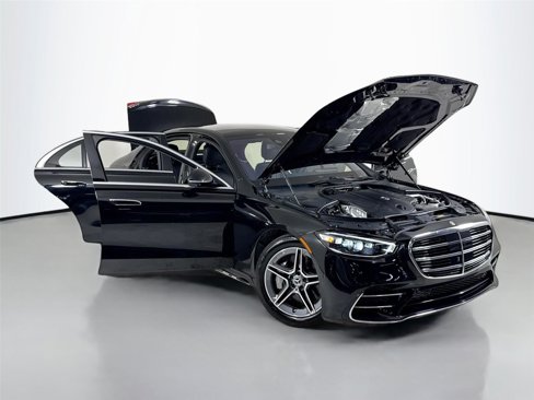 Used 2022 Mercedes-Benz S 500 4MATIC w/ AMG Line Package image 40