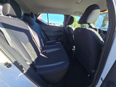 Used 2018 Nissan Kicks S image 14