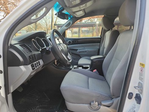 Used 2013 Toyota Tacoma 4x4 Access Cab w/ SR5 Pkg image 17