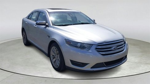 Used 2018 Ford Taurus Limited image 1