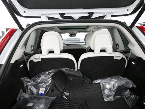Certified 2024 Volvo XC90 B6 Ultimate w/ Protection Package Premier image 34