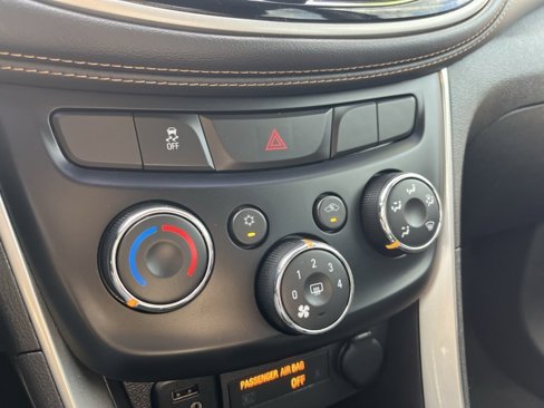 Used 2020 Chevrolet Trax LS image 19