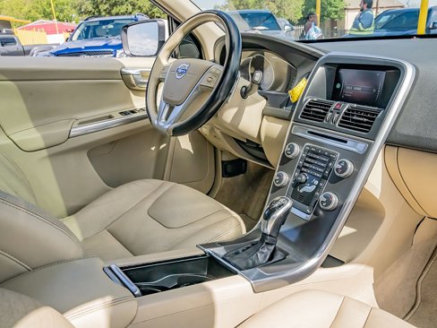 Used 2015 Volvo XC60 T6 image 21