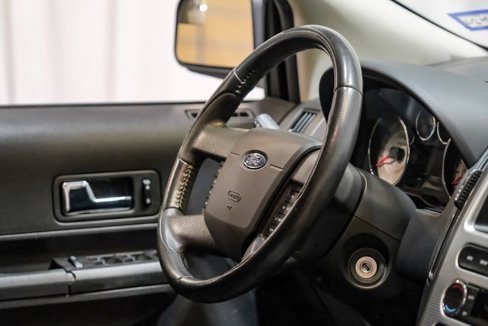 Used 2010 Ford Edge SEL image 25