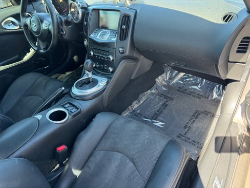 Used 2010 Nissan 370Z Touring w/ Sport Pkg image 10