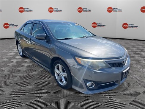 Used 2014 Toyota Camry L image 6