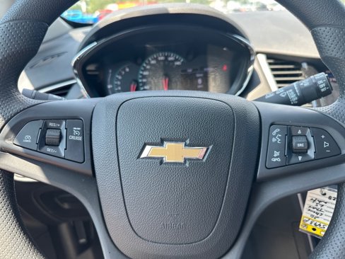 Used 2020 Chevrolet Trax LS w/ Tint and Cruise Package image 12