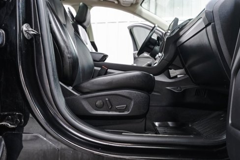 Used 2021 Ford Edge Titanium image 37