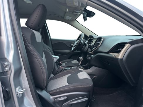 Used 2015 Jeep Cherokee Sport w/ Sport Appearance Group image 11
