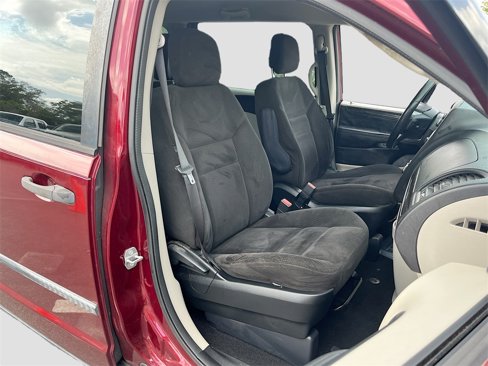 Used 2016 Dodge Grand Caravan American Value Package w/ UConnect Hands-Free Group image 25
