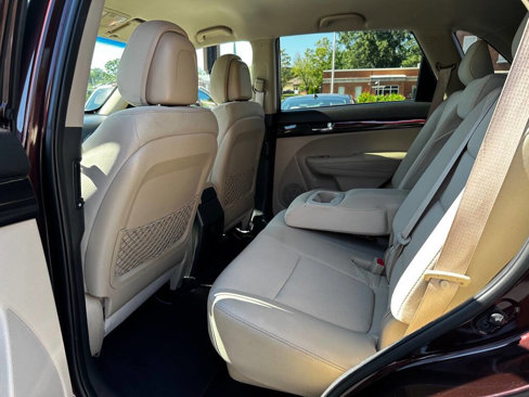 Used 2013 Kia Sorento LX w/ Convenience Pkg image 9