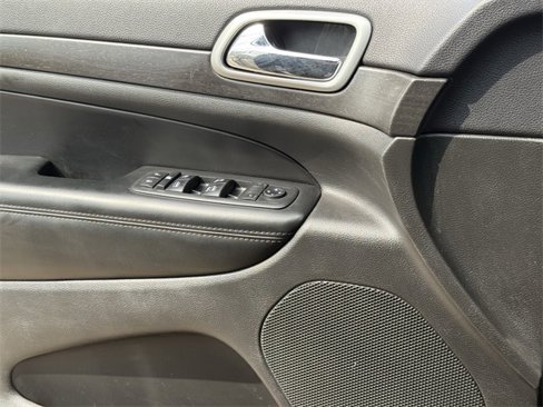 Used 2018 Jeep Grand Cherokee Altitude image 23