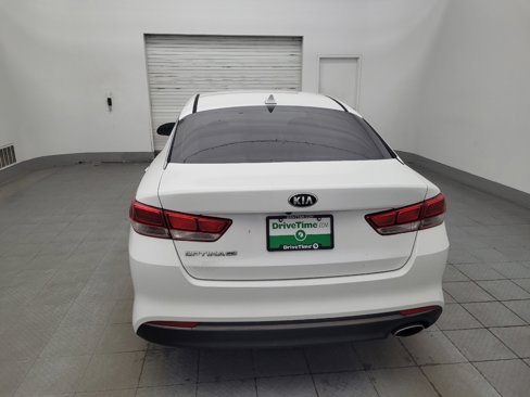 Used 2017 Kia Optima LX image 5