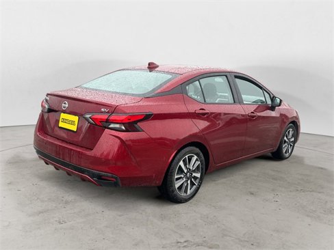 Used 2022 Nissan Versa SV image 5