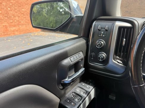 Used 2016 Chevrolet Silverado 1500 LTZ Z71 image 22