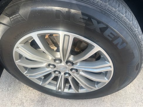 Used 2018 Cadillac XT5 Luxury w/ Driver Awareness Package image 2