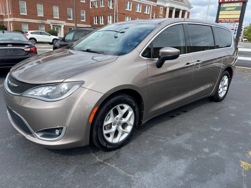 Used 2017 Chrysler Pacifica Touring Plus w/ Tire & Wheel Group image 3
