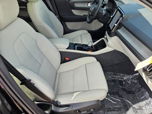 New 2025 Volvo XC40 B5 Ultra w/ Climate Package image 41