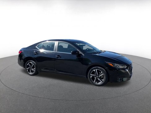 Used 2024 Nissan Sentra SV image 2