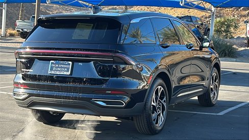 New 2025 Lincoln Nautilus Premier image 8