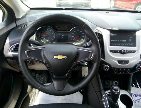 Used 2017 Chevrolet Cruze LS image 30