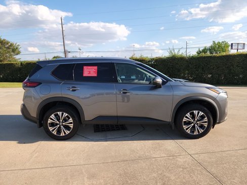 Certified 2021 Nissan Rogue SV w/ Premium Package image 4