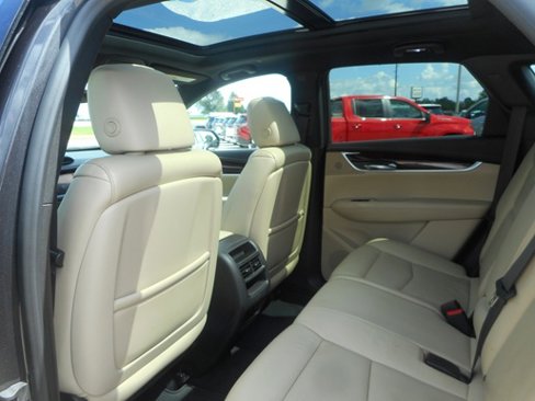 Used 2017 Cadillac XT5 Luxury image 17