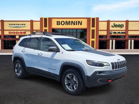 Used 2019 Jeep Cherokee Trailhawk w/ Cold Weather Group image 2