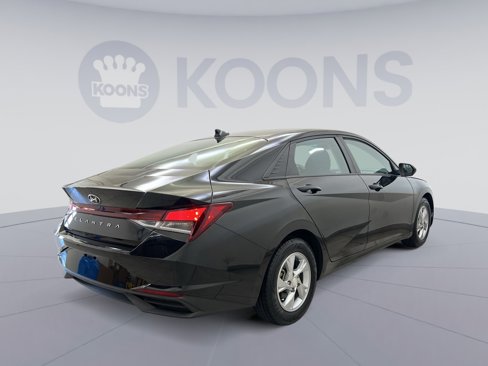 Used 2023 Hyundai Elantra SE image 5