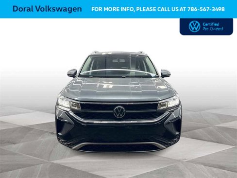 Certified 2022 Volkswagen Taos SE image 3