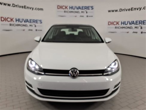 Used 2016 Volkswagen Golf SE image 2