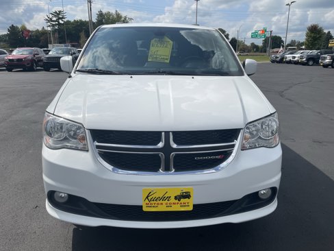 Used 2019 Dodge Grand Caravan SXT image 3