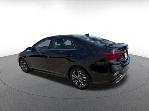 Used 2024 Kia Forte LXS image 10