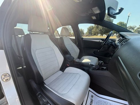 Used 2016 Volkswagen Jetta Sport image 21