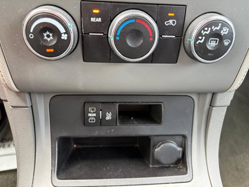 Used 2014 Chevrolet Traverse LS image 24