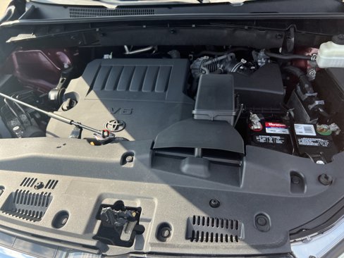 Used 2016 Toyota Highlander Limited image 34