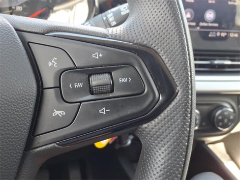 Used 2025 Chevrolet Trax LS w/ LS Convenience Package image 25
