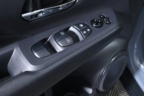 Certified 2024 Nissan Kicks SV image 21