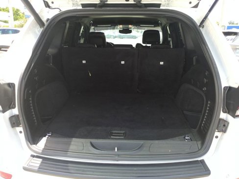 Used 2020 Jeep Grand Cherokee Altitude image 12