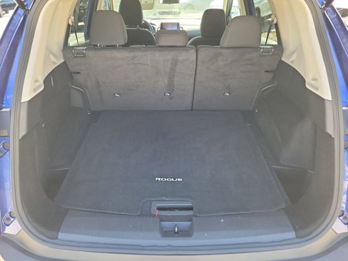 Used 2023 Nissan Rogue S image 11