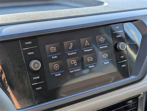 Certified 2024 Volkswagen Taos SE image 19