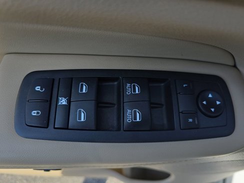 Used 2020 Jeep Grand Cherokee Limited w/ Trailer Tow Group IV image 29