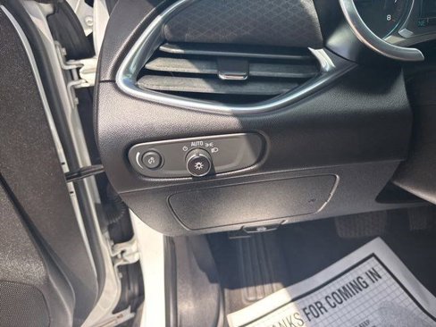 Used 2018 Chevrolet Malibu LT image 19