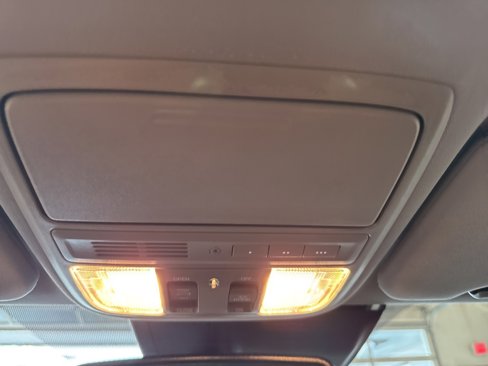 Used 2020 Honda CR-V Touring image 34