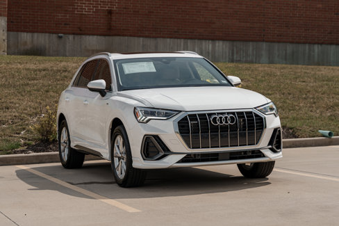 Certified 2025 Audi Q3 2.0T Premium Plus image 2