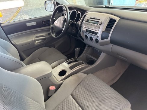 Used 2011 Toyota Tacoma PreRunner image 6