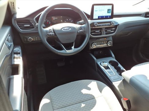 Used 2021 Ford Escape SE w/ SE Sport Appearance Package image 16