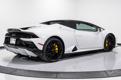 Used 2023 Lamborghini Huracan EVO image 40